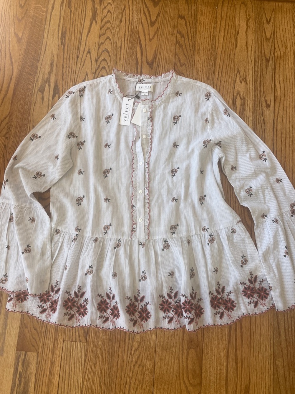 VELVET by Graham & Spencer White Floral Embroidered Peasant Boho Top Blouse - Picture 5 of 9